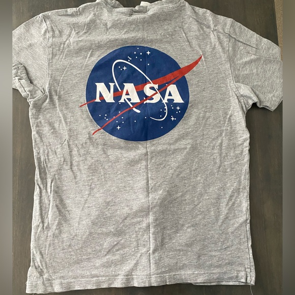 H&M Heather Gray NASA T-Shirt - Picture 4 of 4